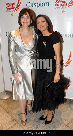 Cherie Blair e Riz Lateef all'evento Women of the Future Awards al Marriott Hotel di Londra. Foto Stock