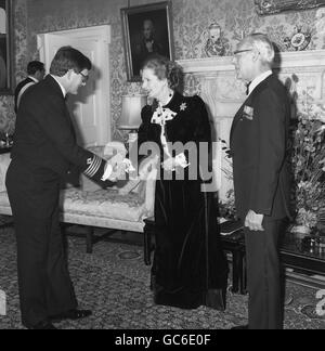 Guerra delle Falklands - Margaret Thatcher - cena a Downing Street Foto Stock