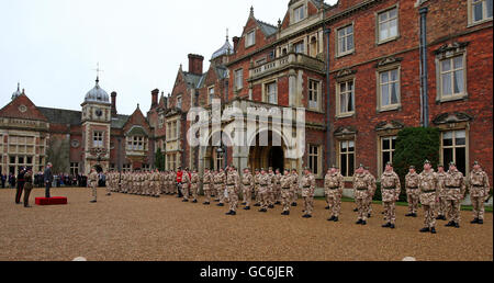 Il Principe di Galles onora le truppe afghane Foto Stock