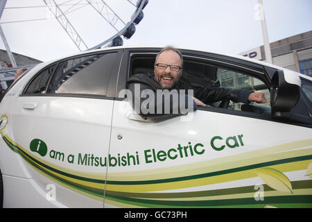 Il lancio della Mitsubishi i-MiEV auto elettrica in Birmingham Foto Stock