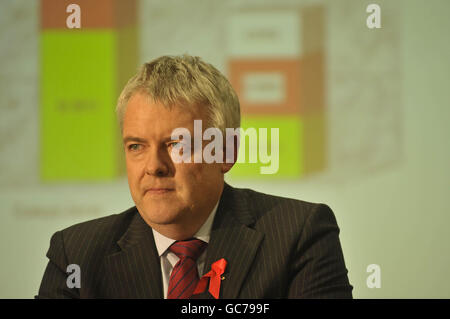 Carwyn Jones, membro dell'Assemblea gallese di Bridgend, dà un discorso di accettazione a Cardiff dopo essere succeduto a Rhodri Morgan come leader del Partito laburista in Galles. Foto Stock