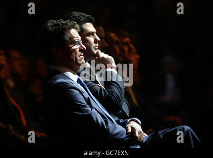 Il manager inglese Fabio Capello in pubblico durante i BBC Sports Personality of the Year Awards alla Sheffield Arena di Sheffield . Foto Stock