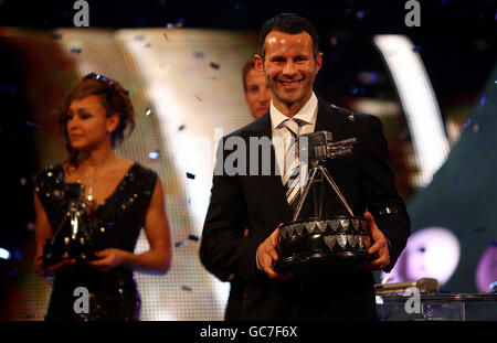 Vincitore del premio Sports Personality of the Year 2009, Ryan Giggs, e terzo posto Jessica Ennis (a sinistra) durante i BBC Sports Personality of the Year Awards alla Sheffield Arena di Sheffield. Foto Stock