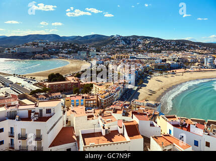 Vista pittoresca a Peniscola due spiagge Foto Stock