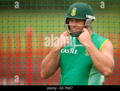 Il sudafricano Jacques Kallis durante una sessione netta al Centurion Park, Centurion, Sudafrica. Foto Stock