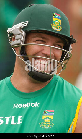 Il sudafricano Jacques Kallis durante una sessione netta al Centurion Park, Centurion, Sudafrica. Foto Stock