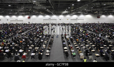 4000 sit ACCA esami presso il centro ExCeL Foto Stock