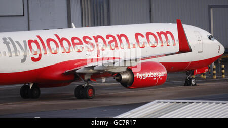 Un aereo Flyglobespan all'aeroporto di Glasgow dopo l'annuncio che la società è entrata in amministrazione. Foto Stock