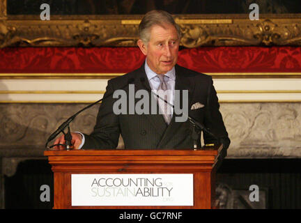 Il Principe di Galles ha tenuto un discorso in occasione di una conferenza per i rappresentanti del Prince's Accounting for Sustainability Forum, presso Clarence House, Londra. Foto Stock