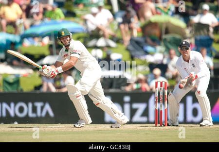 Il sudafricano Jacques Kallis pipistrelli durante il primo test al Supersport Park, Centurion, Sudafrica. Foto Stock