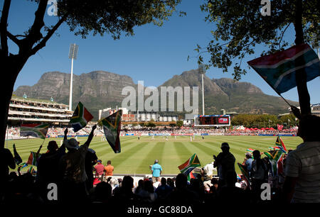 Cricket - Terza prova - Sud Africa v Inghilterra - Giorno 2 - Newlands Foto Stock