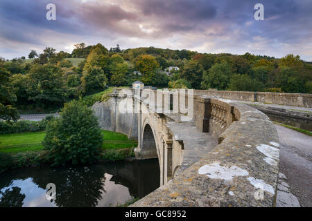 Dundas Acquedotto (grado 1 elencato la costruzione) su Kennet & Avon Canal, Limpley Stoke, Near Bath, (tra Somerset e Wiltshire, Regno Unito Foto Stock