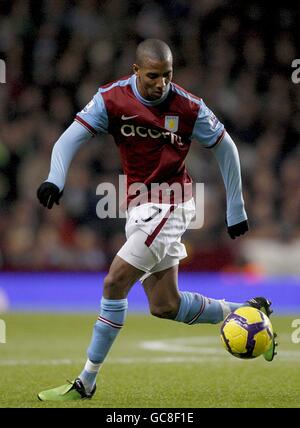 Calcio - Barclays Premier League - Aston Villa v Arsenal - Villa Park. Ashley Young, Aston Villa Foto Stock