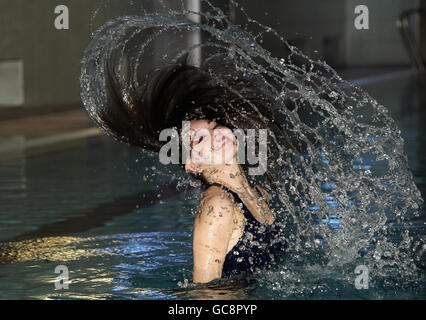 Swimathon 2010. Zoe Salmon durante il lancio di Swimathon 2010 al Chelsea Club, Stamford Bridge, West London. Foto Stock