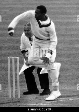 Cricket - Marylebone Cricket Club v West degli Indiani - West Indies nelle isole britanniche 1966 - Giorno 3 - Lord's Cricket Ground Foto Stock