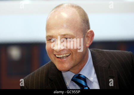 Rugby Union - Conferenza stampa della Scozia - Murrayfield. L'allenatore Andy Robinson si dirige durante la conferenza stampa nazionale al Murrayfield Stadium di Edimburgo. Foto Stock