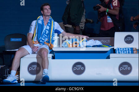 A ha deposto Andy Murray dopo la sua sconfitta a Roger Federer in Svizzera nella finale dell'Australian Open a Melbourne Park, Melbourne. Foto Stock