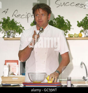 James Martin dimostrazione culinaria Foto Stock