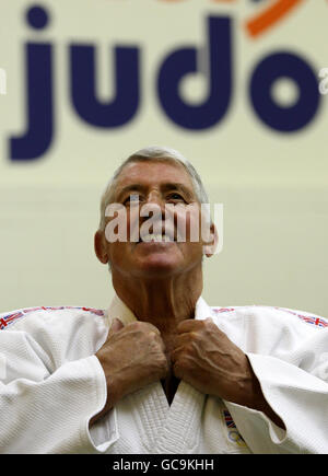 Il judo titolare di pensione o di rendita si unisce a maestri giapponesi Foto Stock