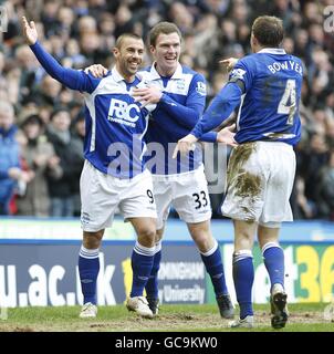 Kevin Phillips di Birmingham City (a sinistra) festeggia dopo aver segnato l'equalizzatore Con i compagni di squadra Craig Gardner (al centro) e Lee Bowyer (a destra) Foto Stock