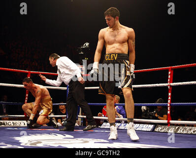 Boxing - Vancant luce europea Heavyweight Championship - Nathan sapientemente v Antonio Brancalion - Wembley Arena Foto Stock