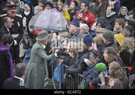 Carlo e Camilla visita Wootton Bassett Foto Stock