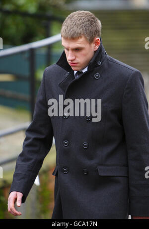 Royal Marine Commando Luke Morton a Winchester Crown Court, dove è in processo con altri tre Marines per l'omicidio di una valutazione Royal Navy durante una battaglia di bar ubriachi. Ben Scott, 22, Mark Clarke, 22, James Taylor, 26 e Morton, 21 anni, sono tutti accusati dell'assassinio di Kyle Bartlett, 21 anni. Foto Stock