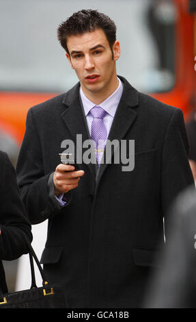 Royal Marine Commando ben Scott arriva a Winchester Crown Court dove è in processo con altri tre Marines per l'omicidio di una valutazione Royal Navy durante una battaglia di bar ubriachi. Scott, 22, Mark Clarke, 22, James Taylor, 26 e Luke Morton, 21, sono tutti accusati dell'assassinio di Kyle Bartlett, 21 anni. Foto Stock