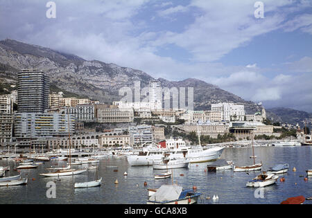 Geografia / viaggio, Monaco, Monte Carlo, vedute della città / paesaggi urbani, vista del quartiere la Condamine dal porto, ottobre 1964, diritti-aggiuntivi-clearences-non disponibile Foto Stock