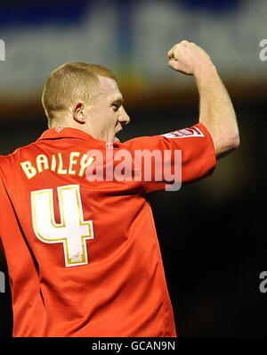 Calcio - Coca-Cola Football League 1 - Southend United v Charlton Athletic - Roots Hall. Nicky Bailey di Charlton Athletic celebra la vittoria dopo il fischio finale Foto Stock