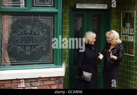 La duchessa di Cornovaglia visite Coronation Street - Manchester Foto Stock