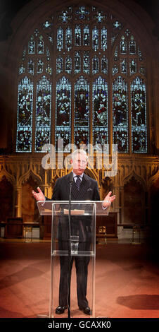 Il Principe del Galles ha tenuto un discorso durante una visita al St Mellitus College, St Paul's Church, Londra. Foto Stock