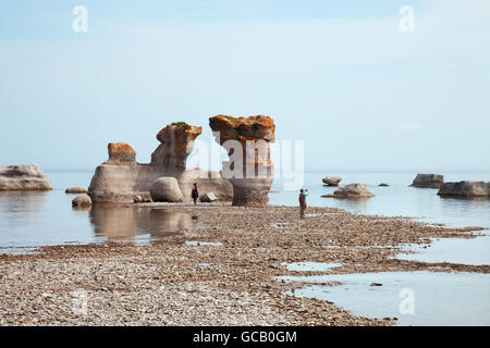 I monoliti a arcipelago di Mingan Parco nazionale di riserva; Côte-Nord, Quebec, Canada Foto Stock