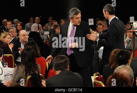 Primo Ministro Gordon Brown prima del suo discorso alla Durham Johnston School nella contea di Durham. Foto Stock