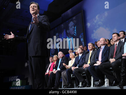 Il leader del Partito conservatore David Cameron ha tenuto il suo discorso al Conservative Party Spring Forum di Brighton, East Sussex. Foto Stock