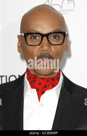 RuPaul è arrivato per il 18° Elton John AIDS Foundation Party per celebrare l'82esimo Academy Awards al Pacific Design Center di Los Angeles. Foto Stock