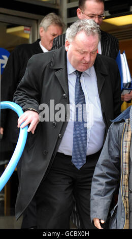 Jim Devine MP lascia la City of Westminster Magistrates Court dopo essere comparso in tribunale oggi accusato di furto da falso contabilità. Foto Stock