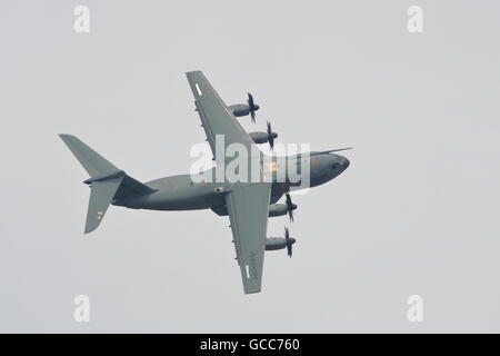 Il Royal International Air Tattoo 2016 provvisto di un display di grandi dimensioni dei moderni aerei militari e civili Foto Stock