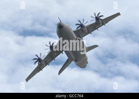 Il Royal International Air Tattoo 2016 provvisto di un display di grandi dimensioni dei moderni aerei militari e civili Foto Stock