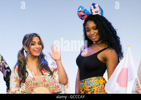 Tokyo, Giappone. 9 Luglio, 2016. (L a R) alleato Brooke e Normani Hamilton, i membri dell'American cinque pezzi ragazza quinto gruppo armonia partecipare a un evento della ventola su luglio 9, 2016 a Tokyo, Giappone. Quinta di Armonia è in Giappone per la prima volta a promuovere il loro nuovo brano Lavorare da casa dopo aver terminato la loro South American tour. Credito: Rodrigo Reyes Marin/AFLO/Alamy Live News Foto Stock