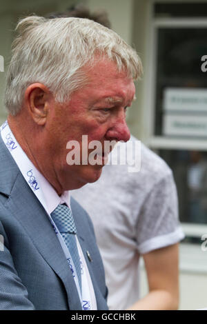 Il torneo di Wimbledon di Londra, Regno Unito. Il 9 luglio 2016. Ex Manchester United manager sir Alex Ferguson assiste la finale American Serena Williams e Angelique Kerber a Wimbledon Credito: amer ghazzal/Alamy Live News Foto Stock