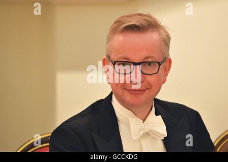 Michael Gove durante la cena di Sua Maestà, Giudici ospitato dal Sindaco della città di Londra, Jeffrey Mountevans, presso la Mansion House nel centro di Londra. Foto Stock