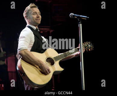 Ronan Keating in concerto alla Royal Albert Hall di Londra. Foto Stock