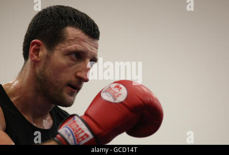 Pugilato - Carl Froch Training Session - Istituto Italiano di Sport. Carl Froch, campione di pesi medi WBC Super durante una sessione di formazione presso l'Istituto Italiano di Sport di Sheffield. Foto Stock