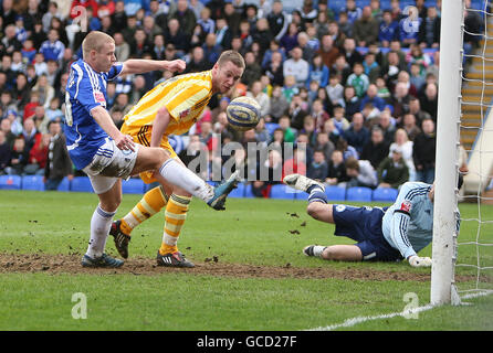 Kevin Nolan di Newcastle United segna l'obiettivo di equalizzazione Foto Stock