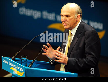 Il Cancelliere ombra liberaldemocratico vince Cable si rivolge alla conferenza di primavera del partito alla ICC di Birmingham. Foto Stock