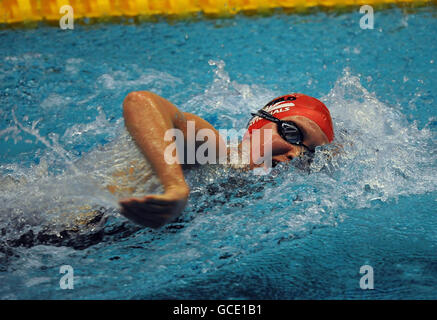 Città di Sheffields Rebecca Turner nel suo calore di donne Open 100m Freestyle durante il British Nuoto Championships a Ponds Forge, Sheffield. Foto Stock