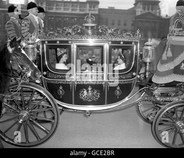 Royalty - Queen Elizabeth II - Apertura della condizione del Parlamento - Londra Foto Stock