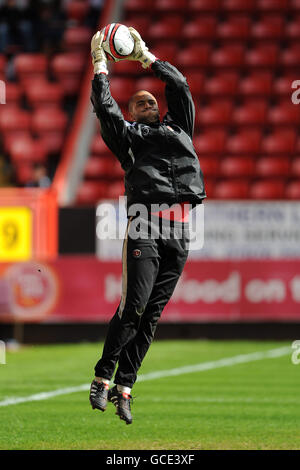 Calcio - Coca-Cola Football League One - Charlton Athletic / Carlisle United - The Valley. Charlton Athletic portiere Darren Randolph durante l'allenamento pre-partita Foto Stock