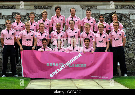 Middlesex CCC Photo Call 2010. (L-R) prima fila: Ben Scott, Andrew Strauss, Shaun Udal (Capitano), Tim Murtagh seconda fila: Neil Dexter, Gareth Berg, Robbie Williams, Scott Newman, Iain o'Brien, Sam Robson, Tom Smith, Josh Davey, Back Row: DaN Housego, John Simpson, Dawid Malan, Steve Finn, Danny Evans, Toby Roland-Jones, Kabir Toor, Adam London. Foto Stock